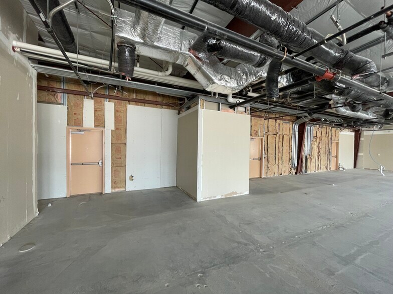 More Photos Of 911 29th St SE, Watertown Unknown For Lease