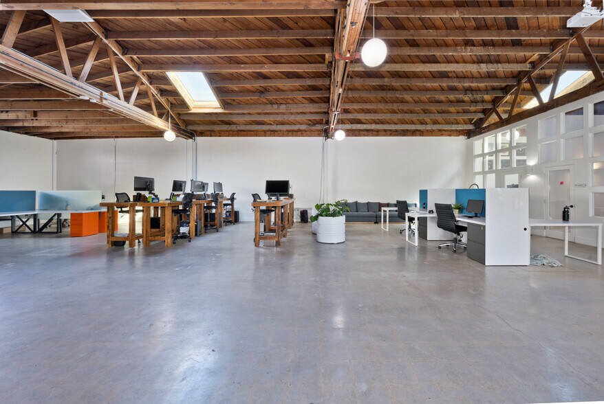 More Photos Of 3740 Motor Ave, Los Angeles Office For Lease
