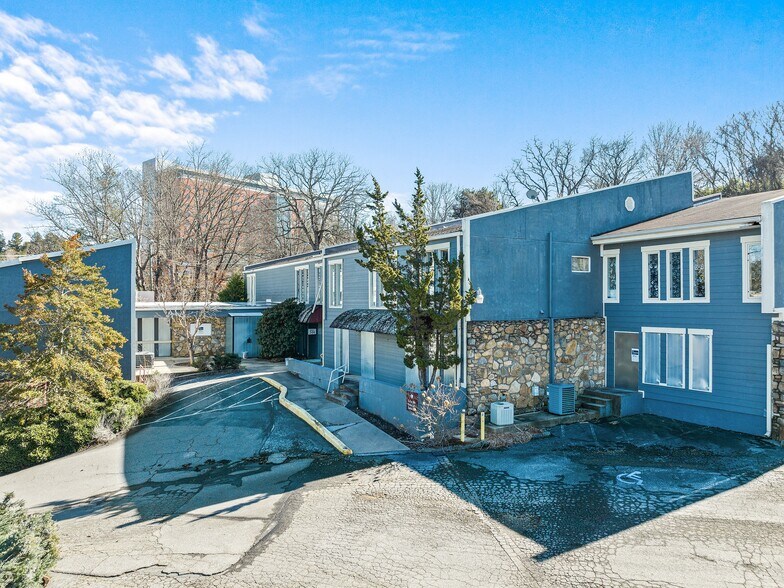 More Photos Of 131 McDowell St, Asheville Medical For Sale