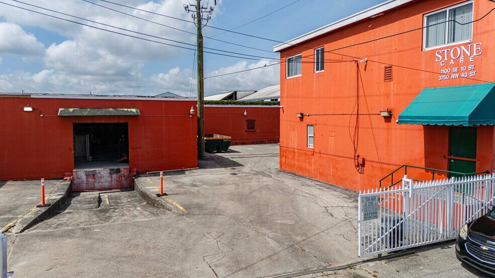 More Photos Of 3750 NW 43rd St, Hialeah Warehouse For Sale