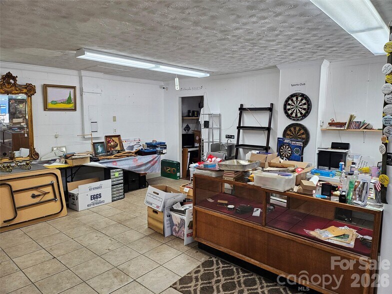 More Photos Of 567 E Mills St, Columbus Auto Dealership For Sale