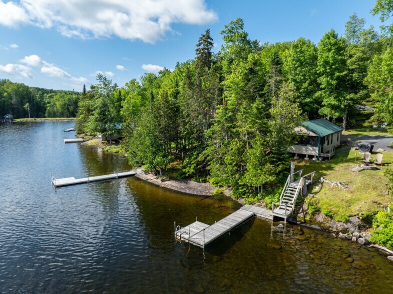 More Photos Of 15 Lower Wilson Pond Rd, Greenville Specialty For Sale