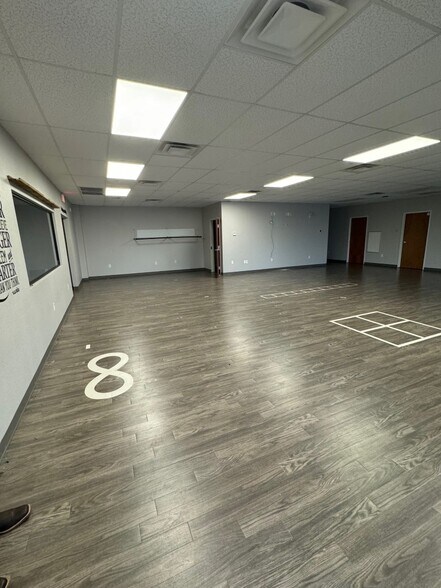 More Photos Of 1713 S FM 51, Decatur Office For Sale