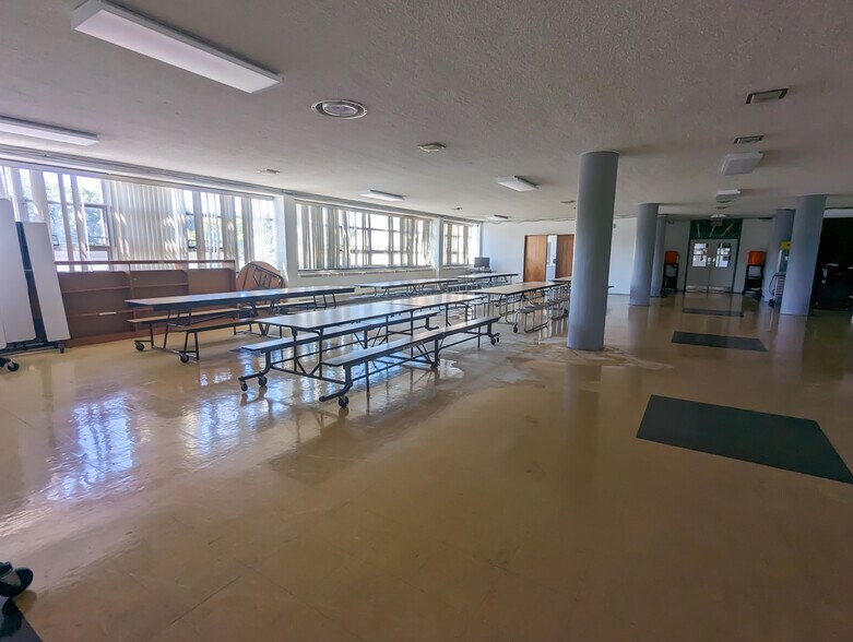 More Photos Of 350 Georgetown Rd, Carneys Point Schools For Lease