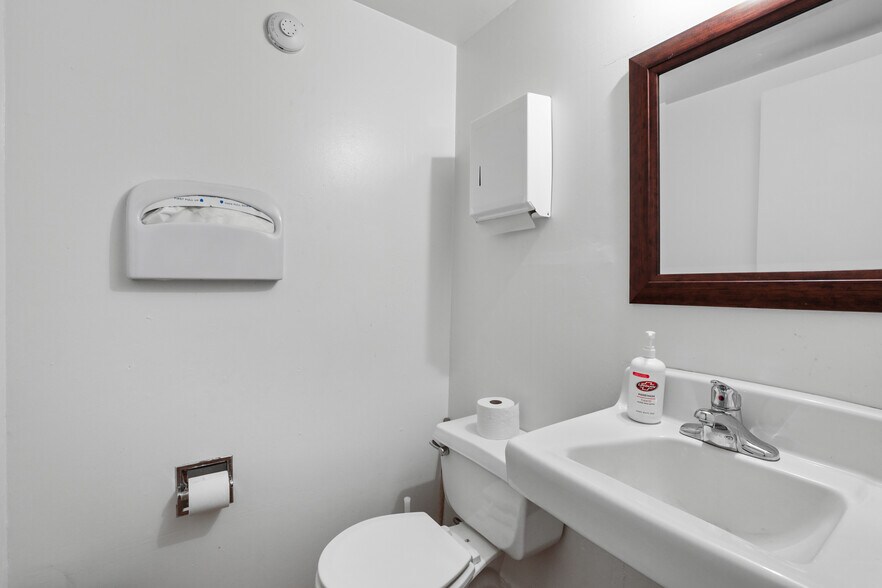 More Photos Of 807 Emerald Bay Rd, South Lake Tahoe Office For Sale