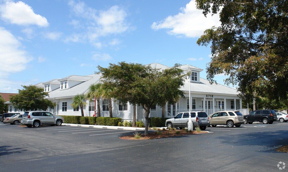 Primary Photo Of 6710 Winkler Rd, Fort Myers Unknown For Lease