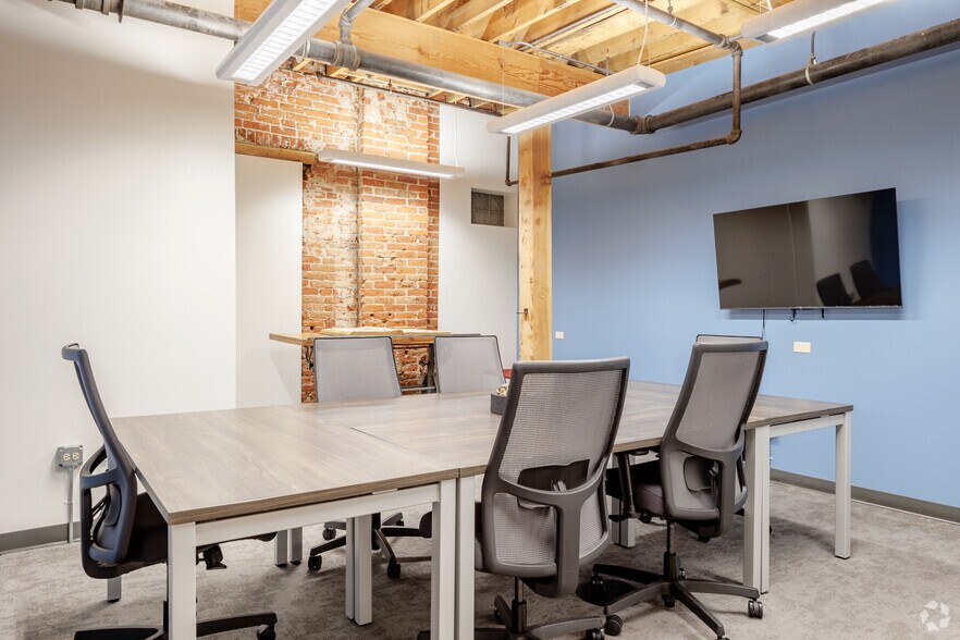 More Photos Of 1512 Curtis St, Denver Coworking Space