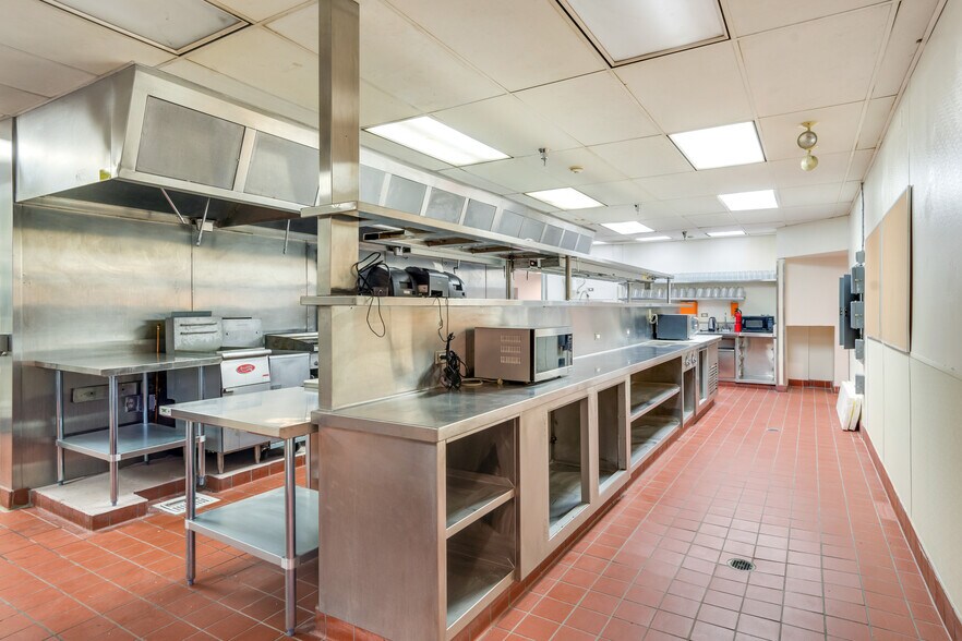 More Photos Of 69820 Highway 111, Rancho Mirage Restaurant For Lease