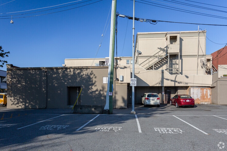 More Photos Of 45886 Wellington Ave, Chilliwack Hotel For Sale