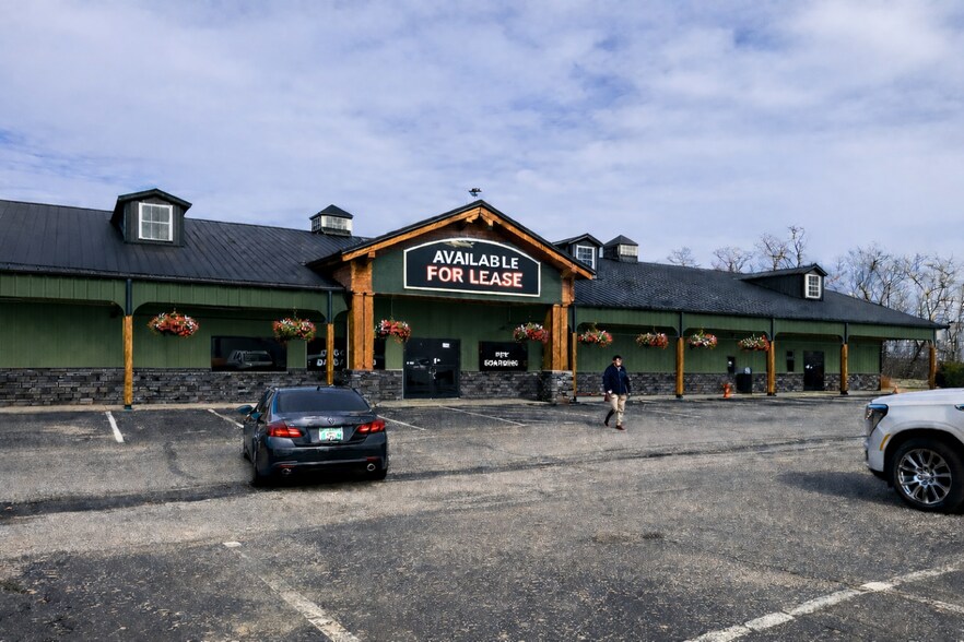 More Photos Of 6791 Shelbyville Rd, Simpsonville Freestanding For Lease