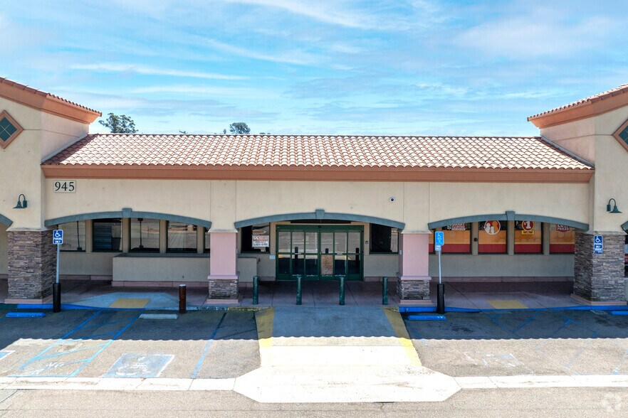 More Photos Of 913-959 E Vista Way, Vista Freestanding For Sale