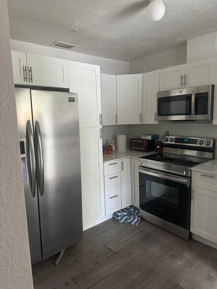 More Photos Of 655 Ne 80th St, Miami Multifamily For Sale