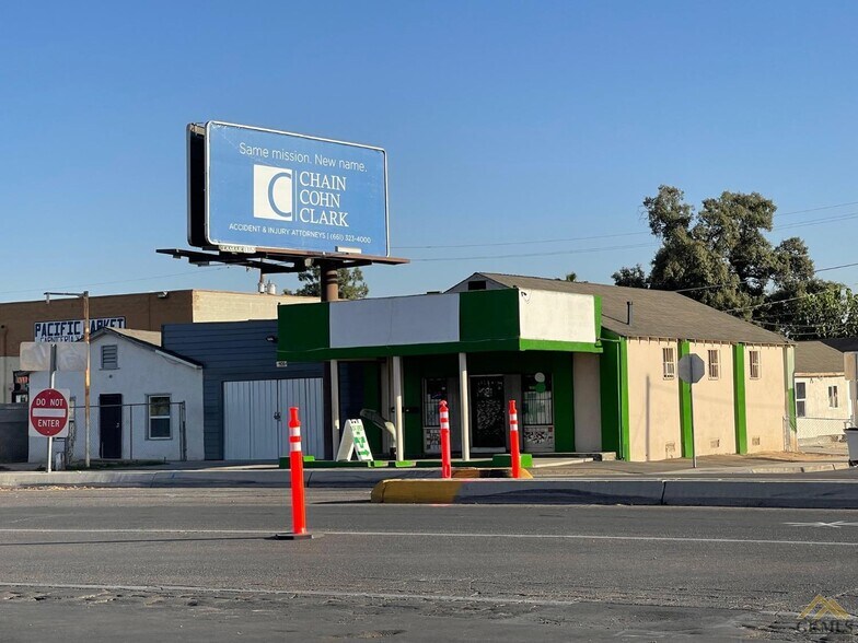 Primary Photo Of 401 E California Ave, Bakersfield Storefront Retail Residential For Sale