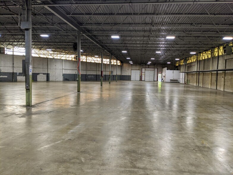 More Photos Of 310 Industrial Dr, Greenville Warehouse For Lease