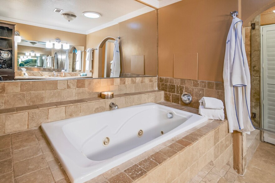 More Photos Of 365 S Mohler Dr, Anaheim Specialty For Sale