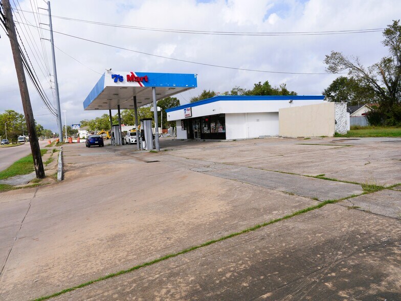 More Photos Of 8435 Tidwell Rd, Houston Service Station For Sale