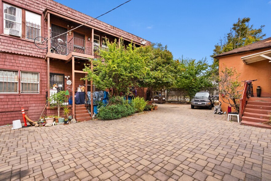 More Photos Of 2930-2932 Adeline St, Berkeley Apartments For Sale