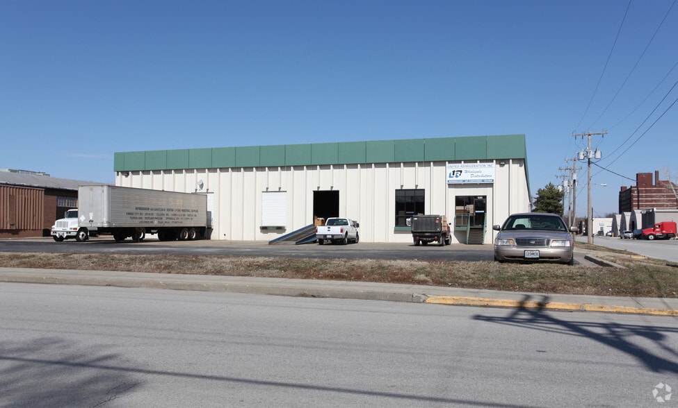 More Photos Of 620 E 16th Ave, North Kansas City Warehouse For Lease