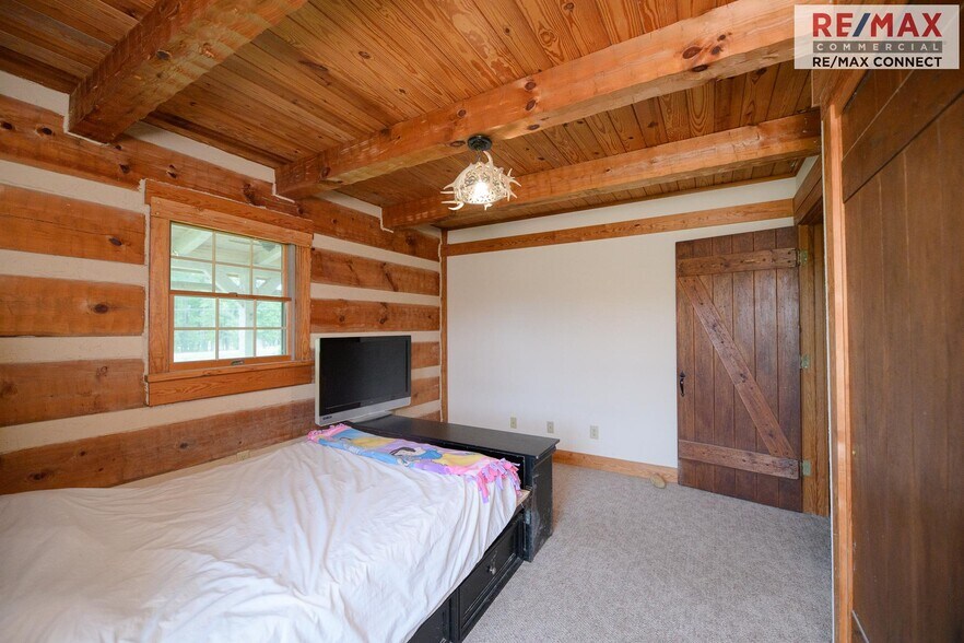 More Photos Of 17466 Benns Church Blvd, Smithfield Freestanding For Sale