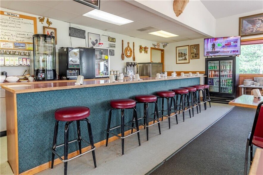 More Photos Of W4118 State Hwy 8, Glen Flora Restaurant For Sale
