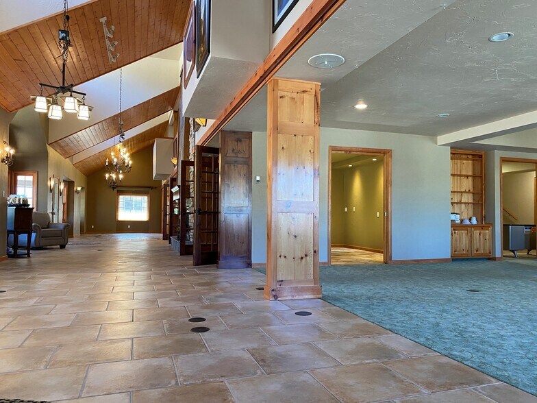 More Photos Of 173 Frontage Rd, South Fork Freestanding For Lease