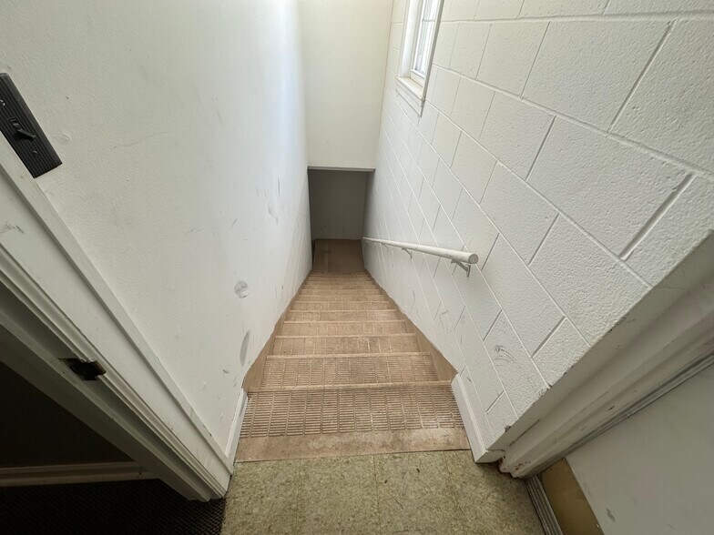 More Photos Of 8275 N 32nd St, Richland Office For Sale