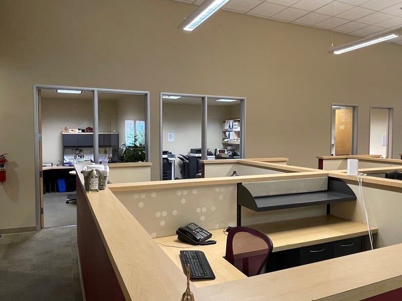 More Photos Of 4304 Redwood Hwy, San Rafael Office For Lease