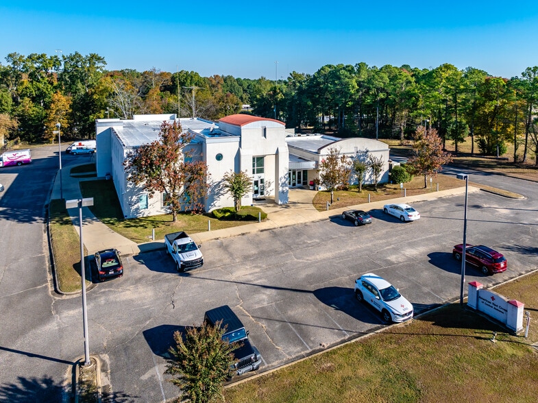 More Photos Of 5015 Woods Crossing Rd, Montgomery Office For Sale