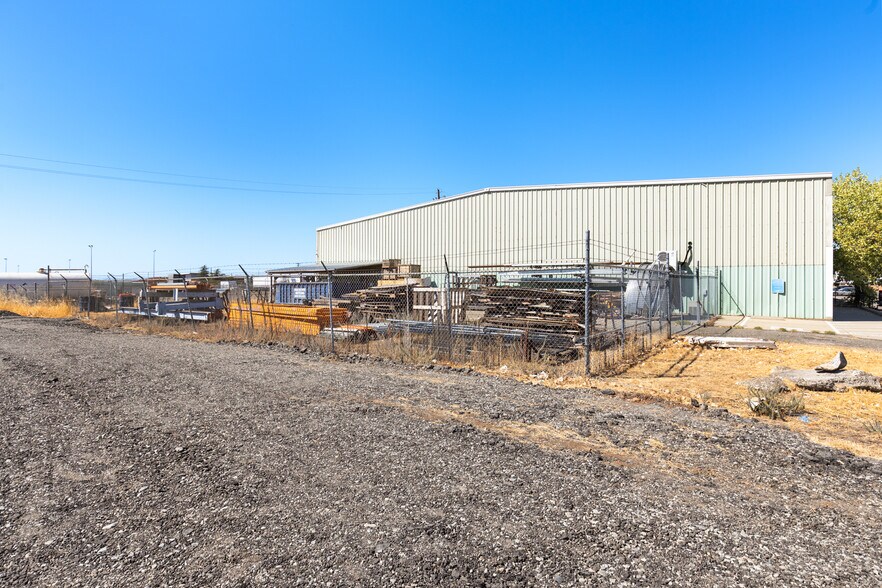 More Photos Of 651 Thunderbolt St, Chico Warehouse For Sale