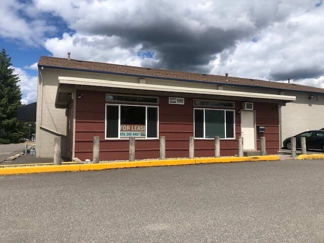 Primary Photo Of 1592 NW Maple St, Issaquah Showroom For Lease