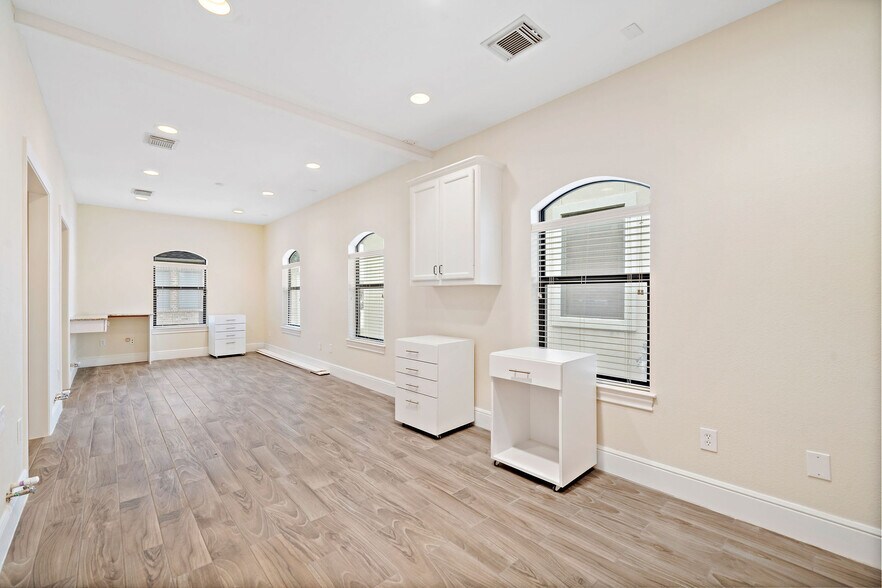 More Photos Of 21386 Provincial Blvd, Katy Medical For Sale