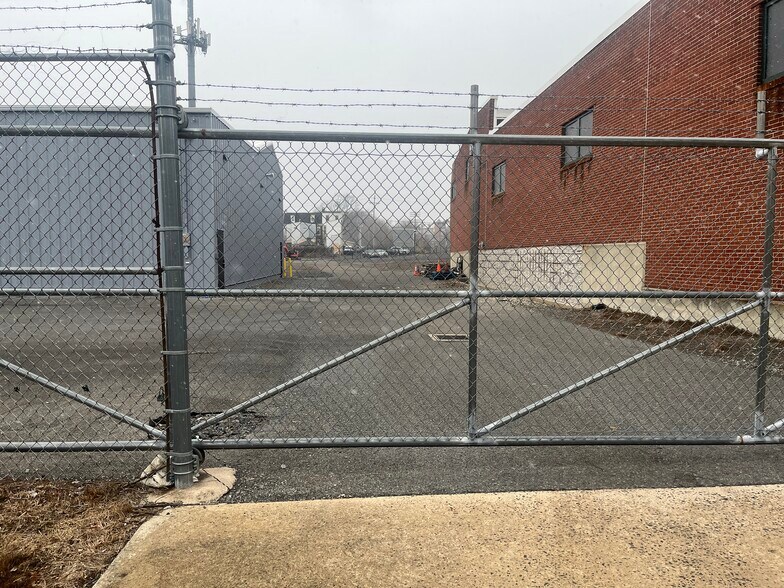 More Photos Of 430 N 3rd St, Reading Land For Lease