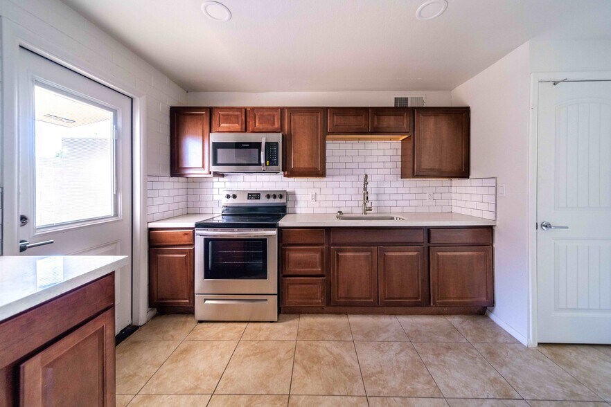 More Photos Of 510 N Horne, Mesa Apartments For Sale