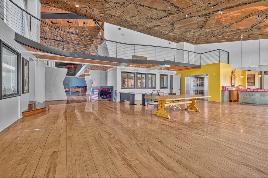 More Photos Of 73951-73995 El Paseo, Palm Desert Storefront For Sale