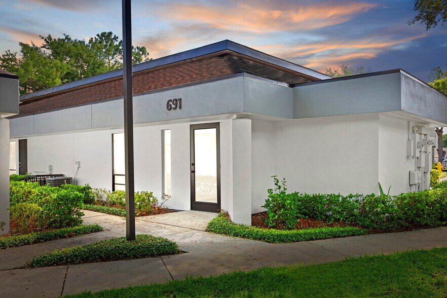 More Photos Of 679-697 Douglas Ave, Altamonte Springs Unknown For Lease