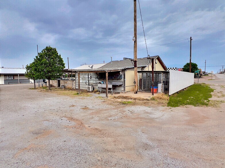 More Photos Of 413 W Broadway St, Hollis Hotel For Sale