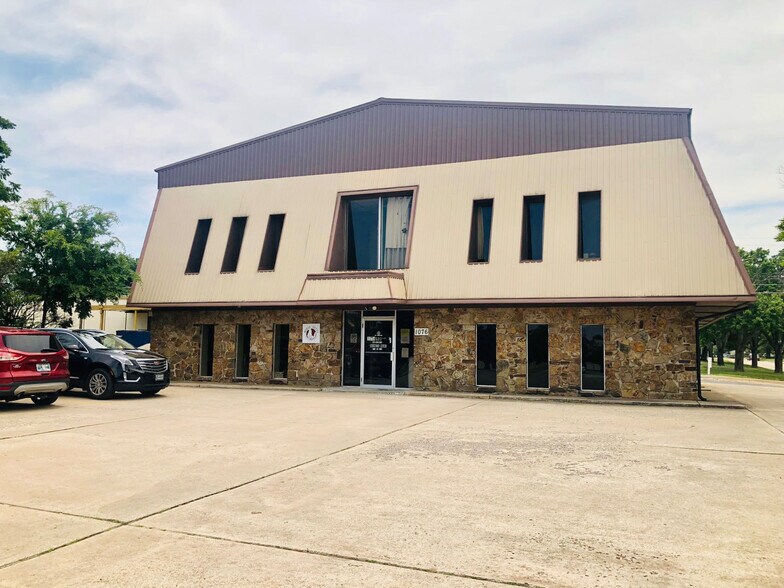 More Photos Of 1016 W Maple Ave, Duncan Office For Sale