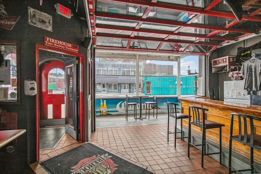 More Photos Of 314 State St, Alton Restaurant For Sale