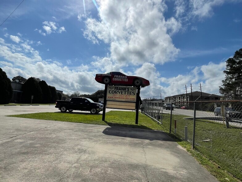 More Photos Of 2211 Louetta Rd, Spring Industrial For Sale