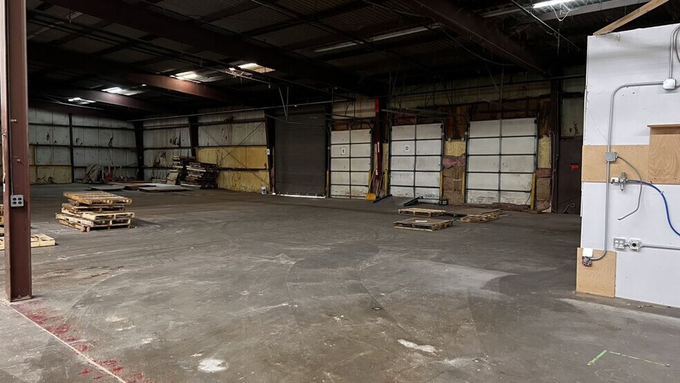More Photos Of 1652 Ellen Rd, Benton Harbor Manufacturing For Lease