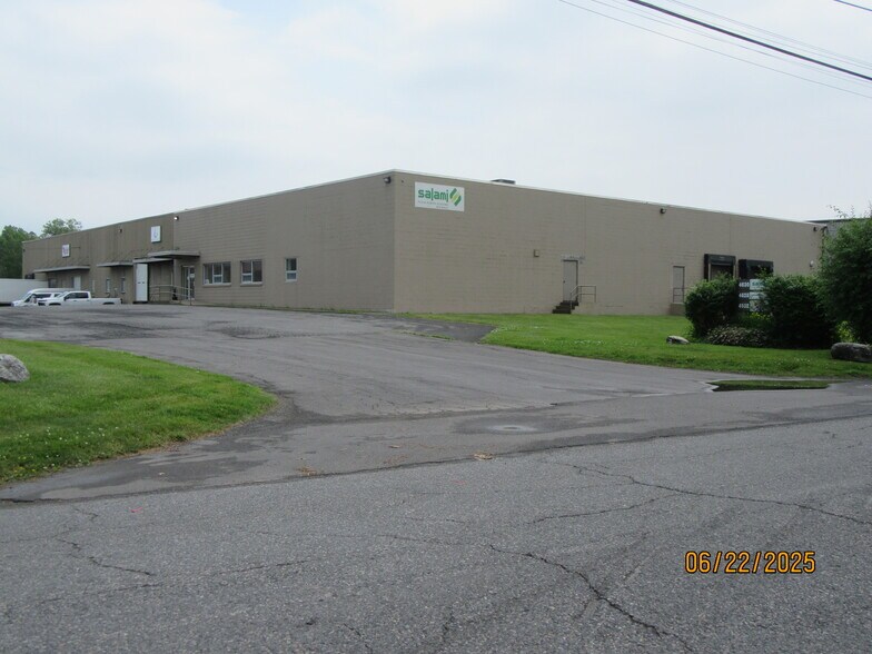 Primary Photo Of 4628-4632 Crossroads Park Dr, Liverpool Warehouse For Lease