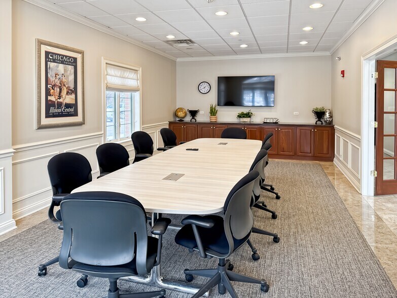More Photos Of 1870 W Winchester Rd, Libertyville Coworking Space