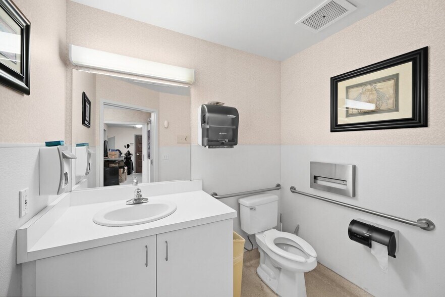 More Photos Of 1050 Las Tablas Rd, Templeton Medical For Sale