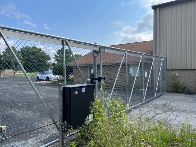 More Photos Of 3125 Glenwood Lansing Rd, Lansing Warehouse For Sale