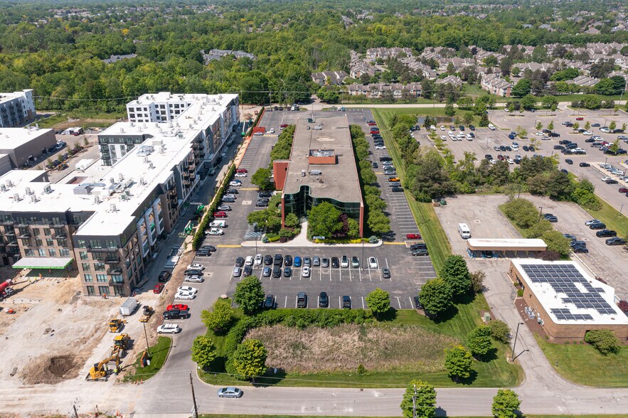 More Photos Of 6960 Orchard Lake Rd, West Bloomfield Office For Lease