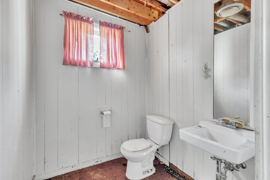 More Photos Of 297 Main St, Monson Storefront Retail Residential For Sale