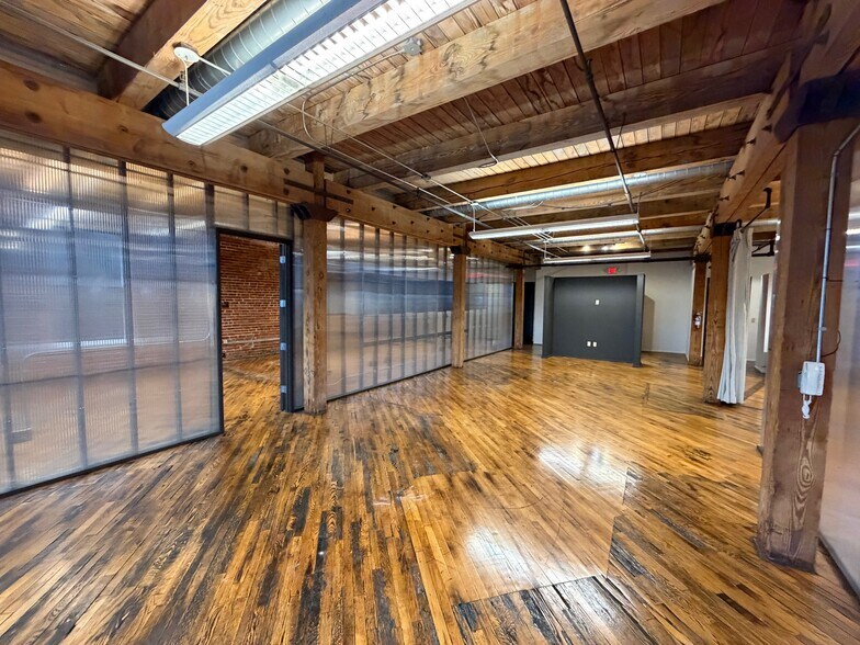 More Photos Of 431 S Main St, Memphis Loft Creative Space For Lease