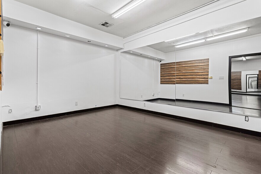 More Photos Of 5148-5152 Lankershim Blvd, North Hollywood Storefront For Sale