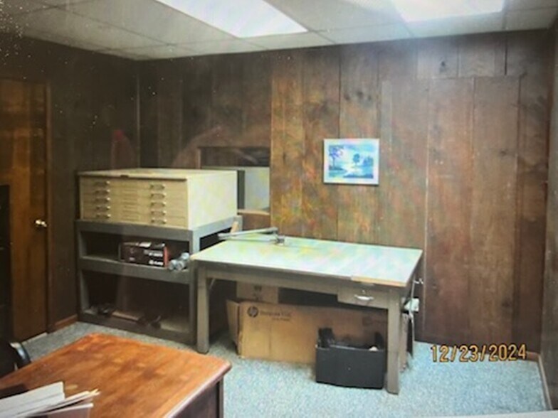 More Photos Of 1205 E Coke Rd, Winnsboro Manufacturing For Sale