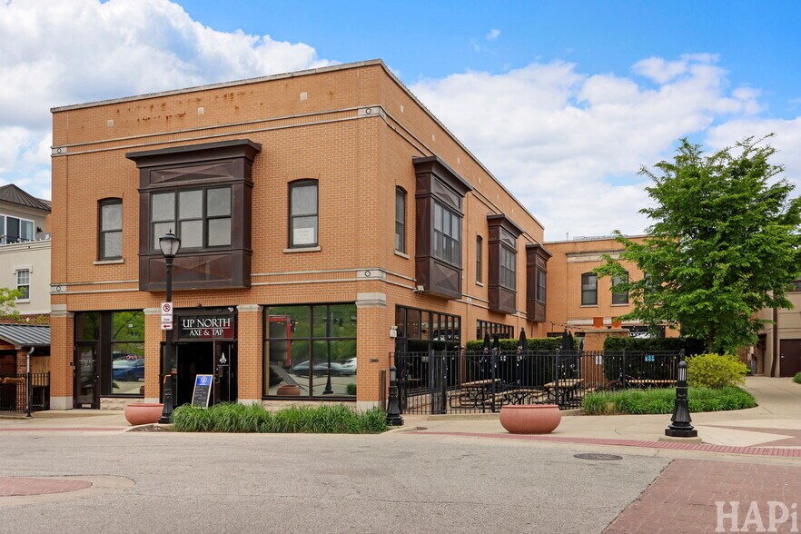 More Photos Of 545-547 N Milwaukee Ave, Libertyville General Retail For Sale